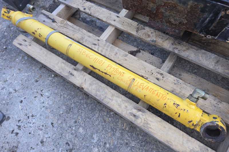 OmecoHub - Immagine KOMATSU SK815-5